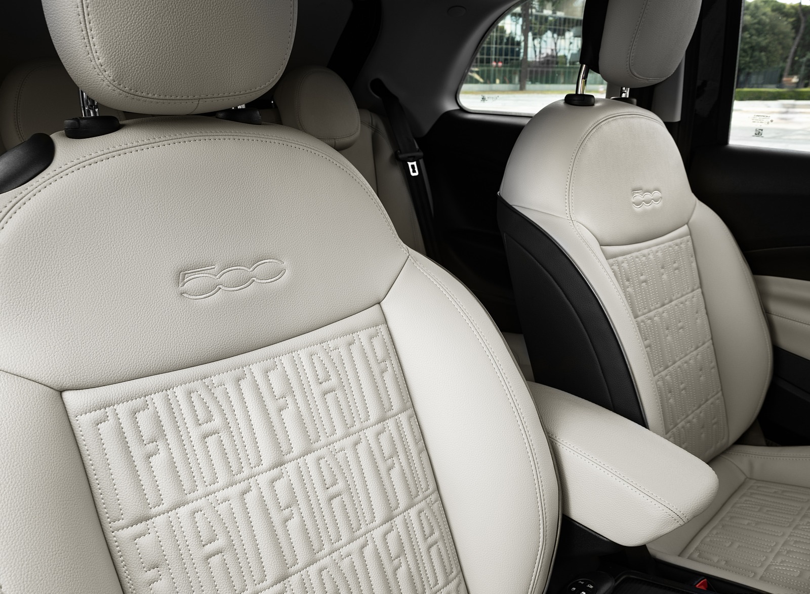 2021 Fiat 500 la Prima EV Interior Seats Wallpapers #29 of 37