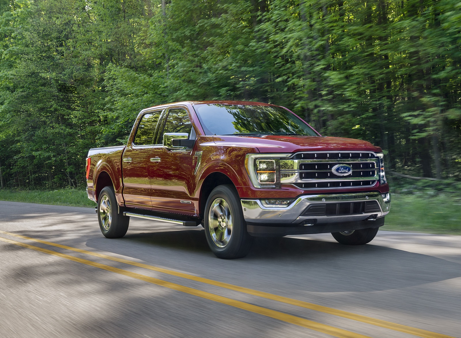 2021 Ford F-150 Lariat (Color: Rapid Red Metallic) Front Three-Quarter Wallpapers  (1)