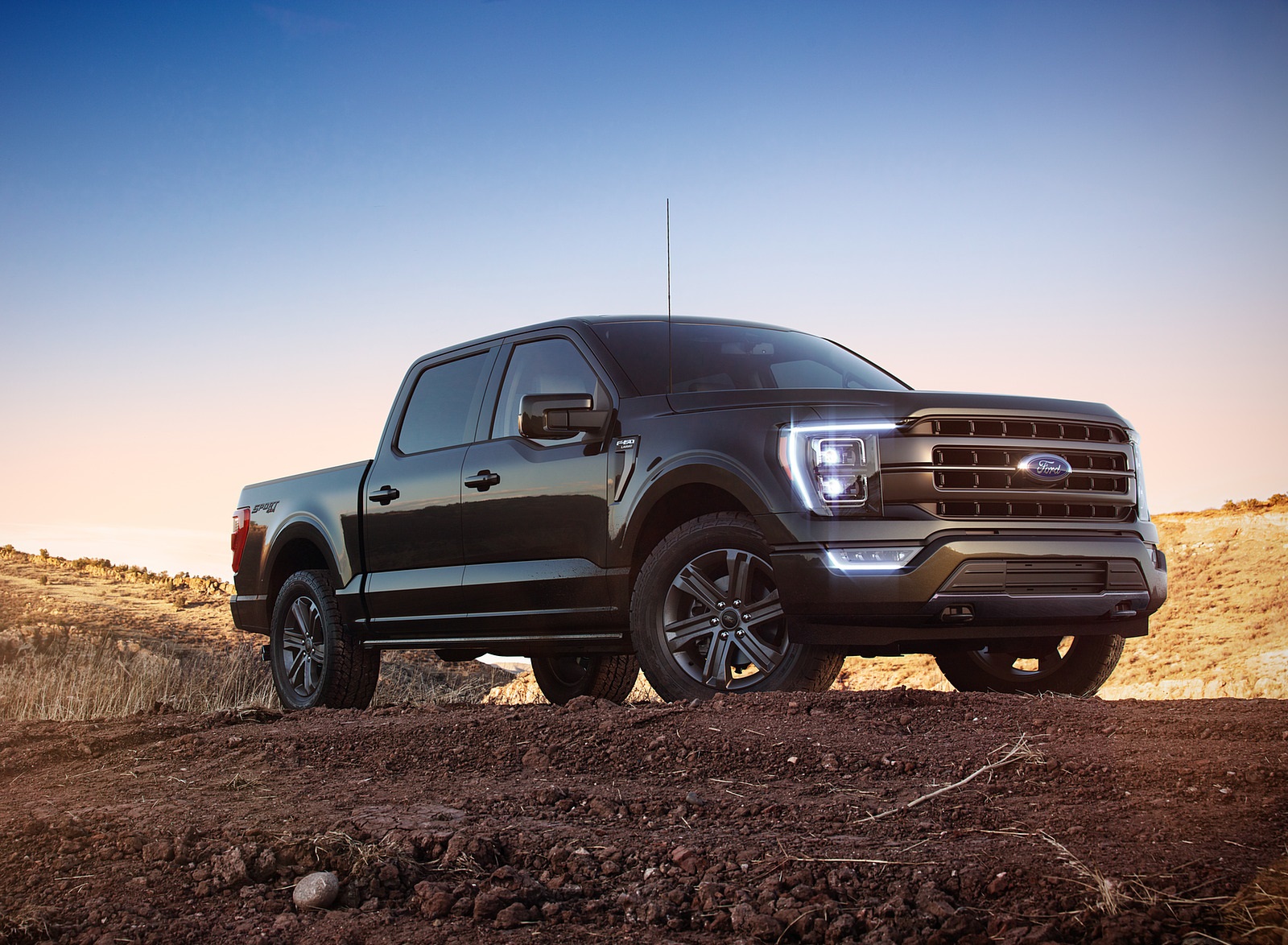 2021 Ford F-150 Lariat Front Three-Quarter Wallpapers #11 of 46