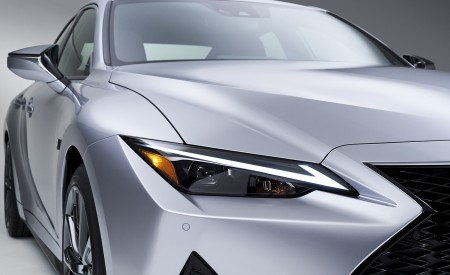 2021 Lexus IS Headlight Wallpapers 450x275 (10)
