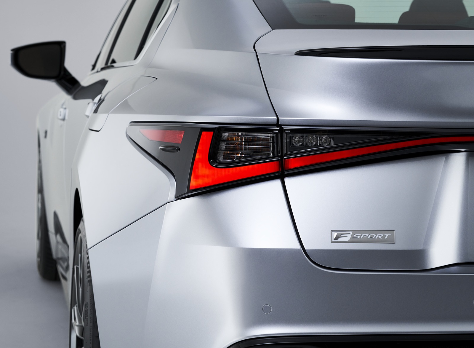 2021 Lexus IS Tail Light Wallpapers #19 of 30