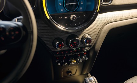 2021 MINI Countryman SE ALL4 Plug-In Hybrid Central Console Wallpapers 450x275 (70)