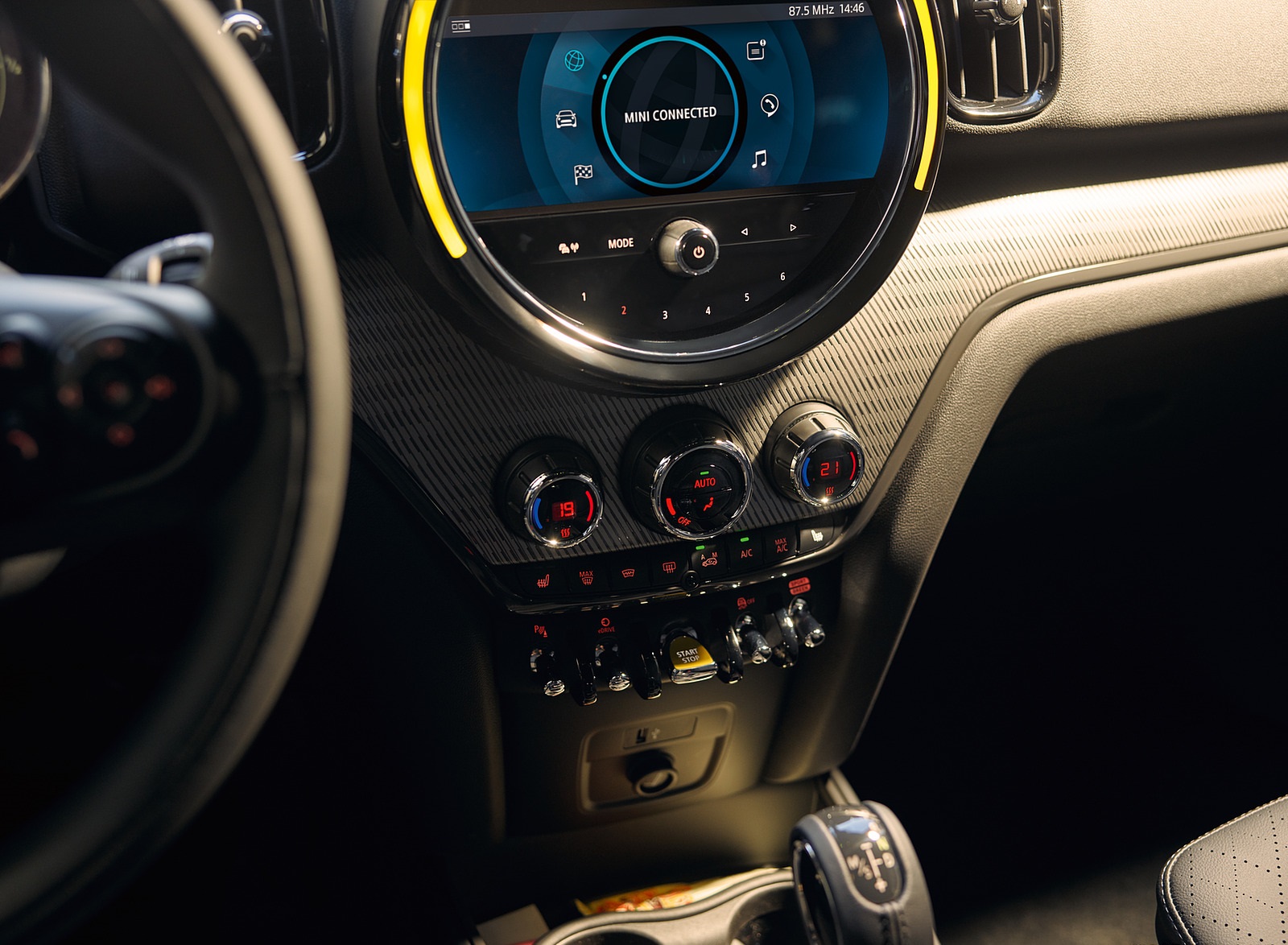 2021 MINI Countryman SE ALL4 Plug-In Hybrid Central Console Wallpapers #70 of 70