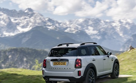 2021 MINI Countryman SE ALL4 Plug-In Hybrid Rear Three-Quarter Wallpapers 450x275 (17)