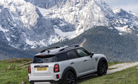 2021 MINI Countryman SE ALL4 Plug-In Hybrid Rear Three-Quarter Wallpapers 450x275 (36)