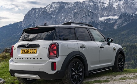 2021 MINI Countryman SE ALL4 Plug-In Hybrid Rear Three-Quarter Wallpapers 450x275 (39)