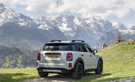 2021 MINI Countryman SE ALL4 Plug-In Hybrid Rear Three-Quarter Wallpapers 450x275 (18)