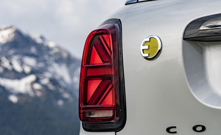 2021 MINI Countryman SE ALL4 Plug-In Hybrid Tail Light Wallpapers 450x275 (44)