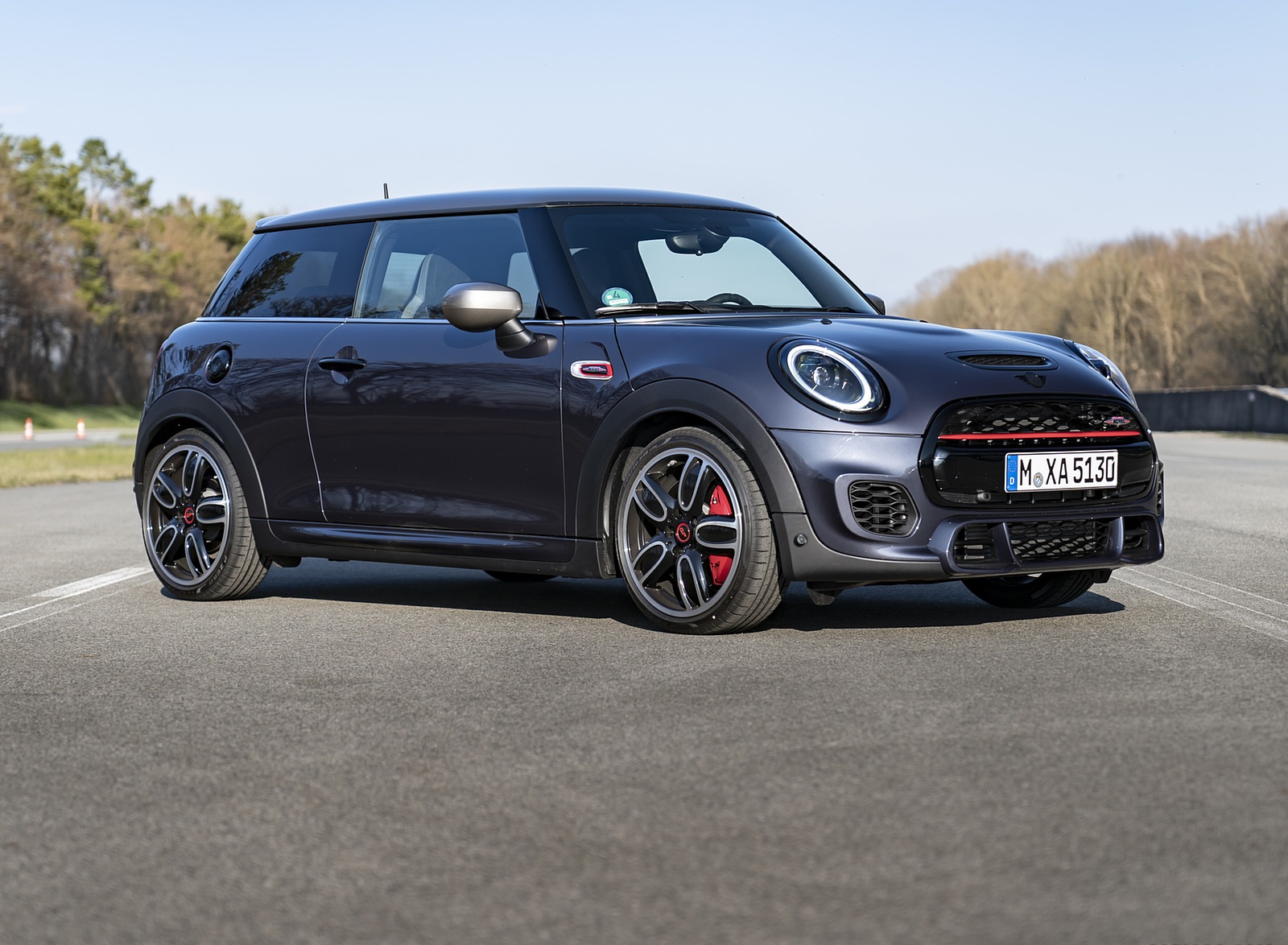 2021 MINI John Cooper Works GP Pack Front Three-Quarter Wallpapers (8)