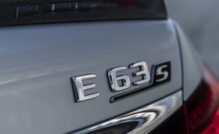 2021 Mercedes-AMG E 63 S 4MATIC+ (Color: High-Tech Silver Metallic) Badge Wallpapers 450x275 (44)