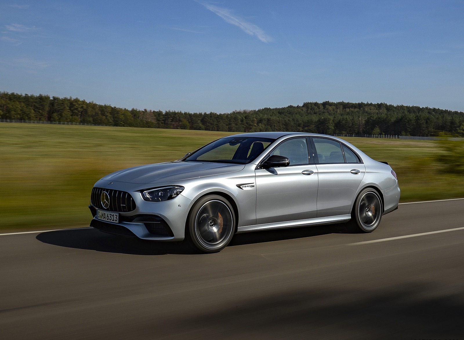 2021 Mercedes-AMG E 63 S 4MATIC+ (Color: High-Tech Silver Metallic) Front Three-Quarter Wallpapers (2)