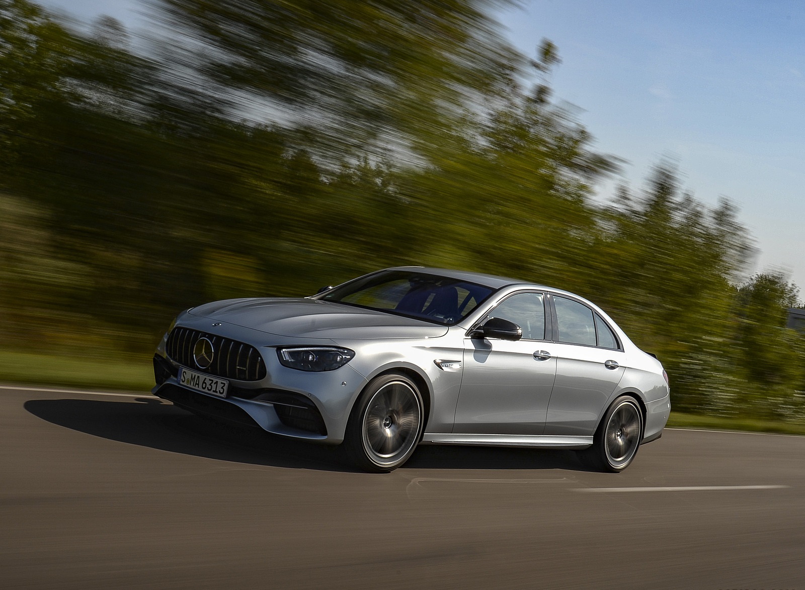 2021 Mercedes-AMG E 63 S 4MATIC+ (Color: High-Tech Silver Metallic) Front Three-Quarter Wallpapers (5)