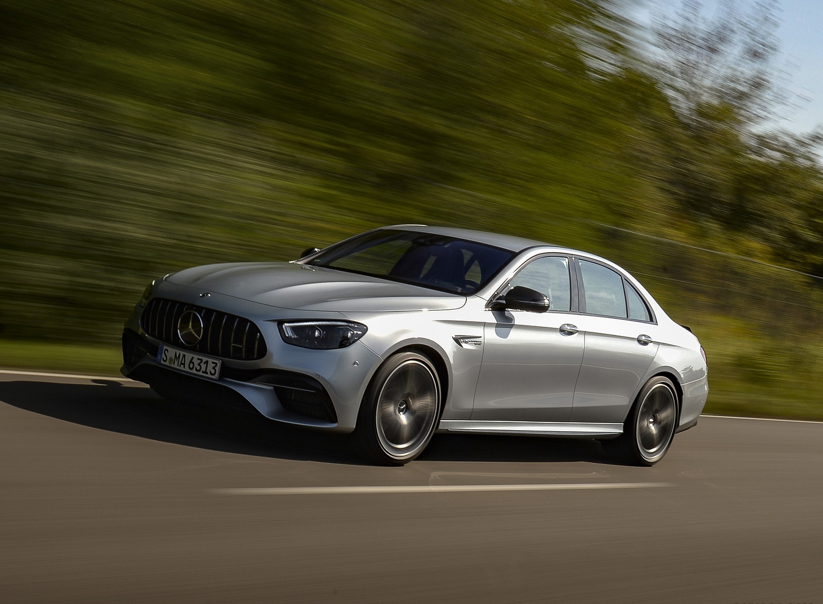 2021 Mercedes-AMG E 63 S 4MATIC+ (Color: High-Tech Silver Metallic) Front Three-Quarter Wallpapers (6)