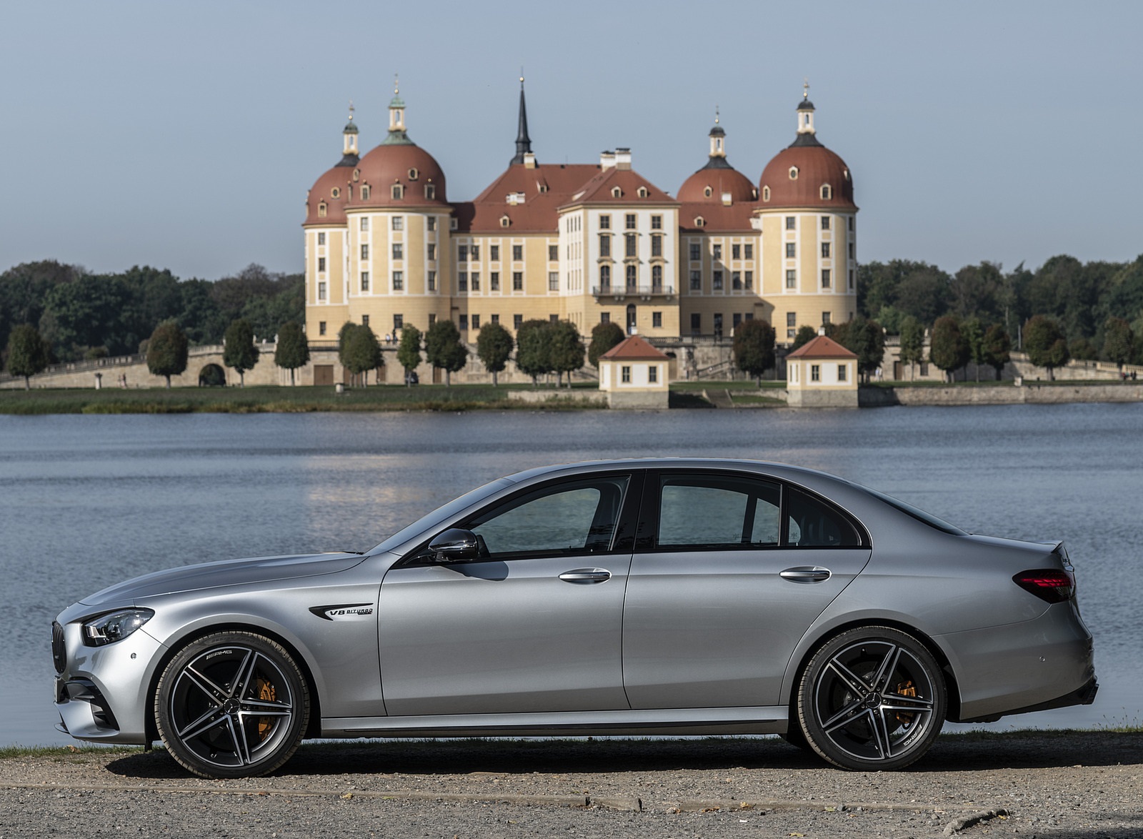 2021 Mercedes-AMG E 63 S 4MATIC+ (Color: High-Tech Silver Metallic) Side Wallpapers #28 of 96