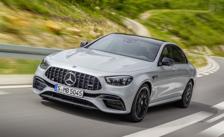 2021 Mercedes-AMG E 63 S (Color: Hightech Silver Metallic) Front Three-Quarter Wallpapers 450x275 (74)