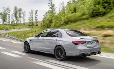 2021 Mercedes-AMG E 63 S (Color: Hightech Silver Metallic) Rear Three-Quarter Wallpapers 450x275 (77)