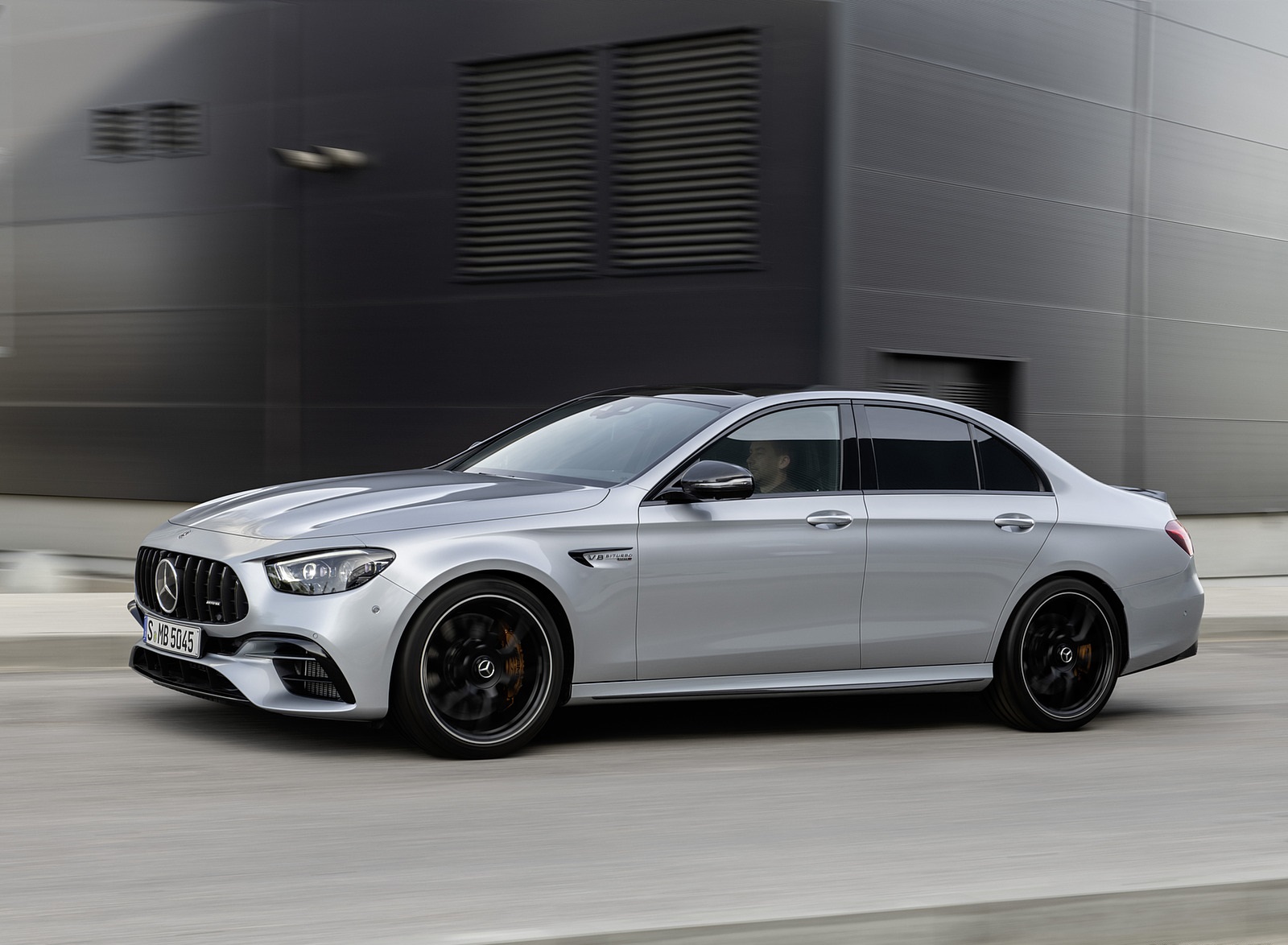 2021 Mercedes-AMG E 63 S (Color: Hightech Silver Metallic) Side Wallpapers #80 of 96