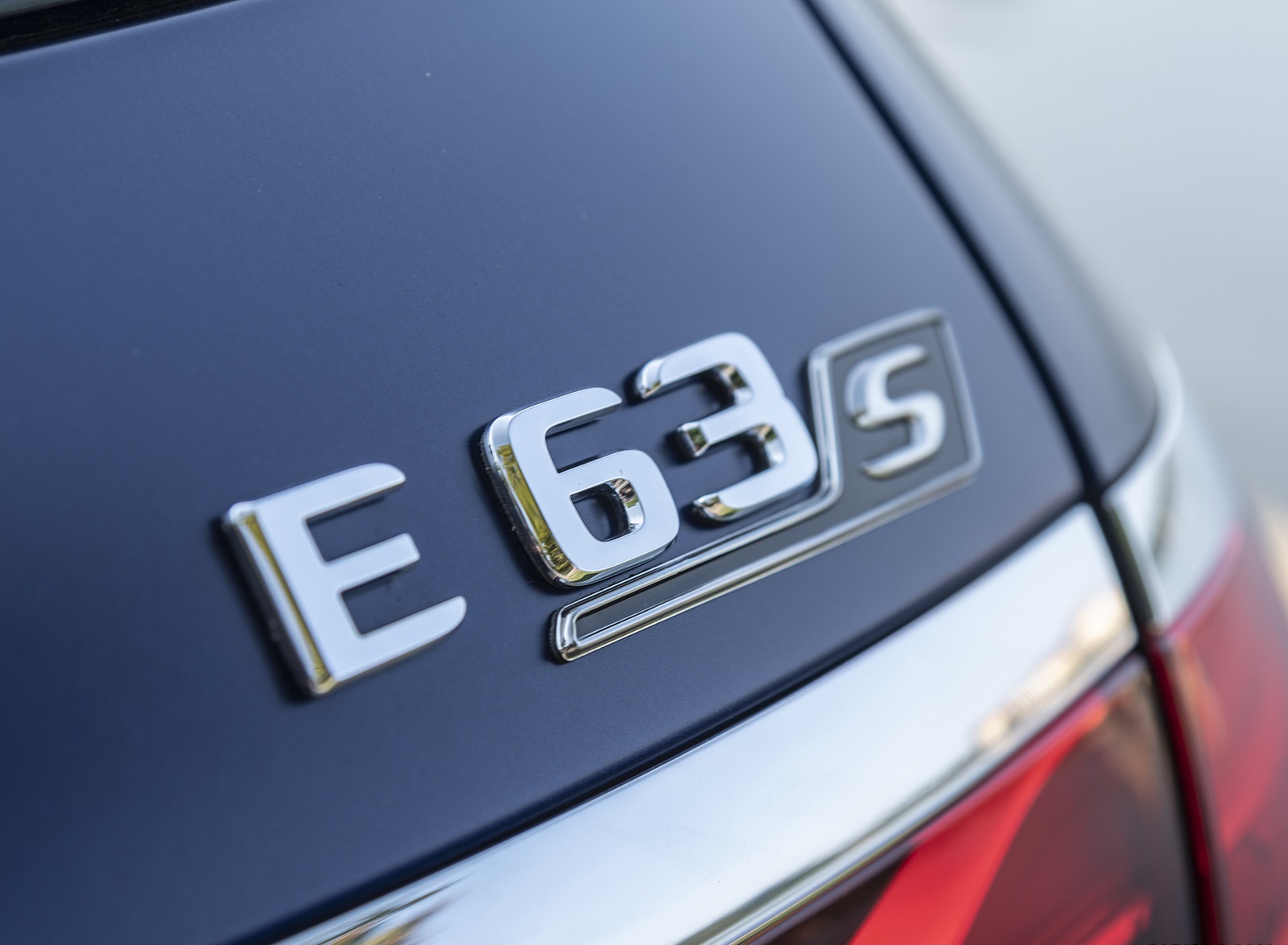 2021 Mercedes-AMG E 63 S Estate 4MATIC+ (Color: Designo Magno Brilliant Blue) Badge Wallpapers #49 of 95