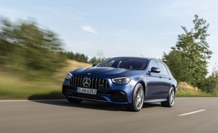 2021 Mercedes-AMG E 63 S Estate 4MATIC+ (Color: Designo Magno Brilliant Blue) Front Three-Quarter Wallpapers 450x275 (2)