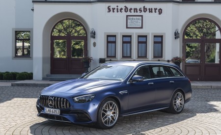 2021 Mercedes-AMG E 63 S Estate 4MATIC+ (Color: Designo Magno Brilliant Blue) Front Three-Quarter Wallpapers 450x275 (41)