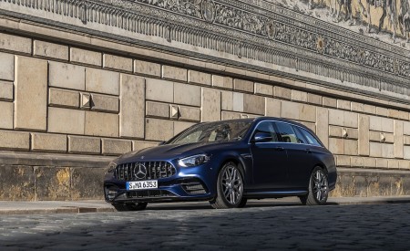 2021 Mercedes-AMG E 63 S Estate 4MATIC+ (Color: Designo Magno Brilliant Blue) Front Three-Quarter Wallpapers 450x275 (24)