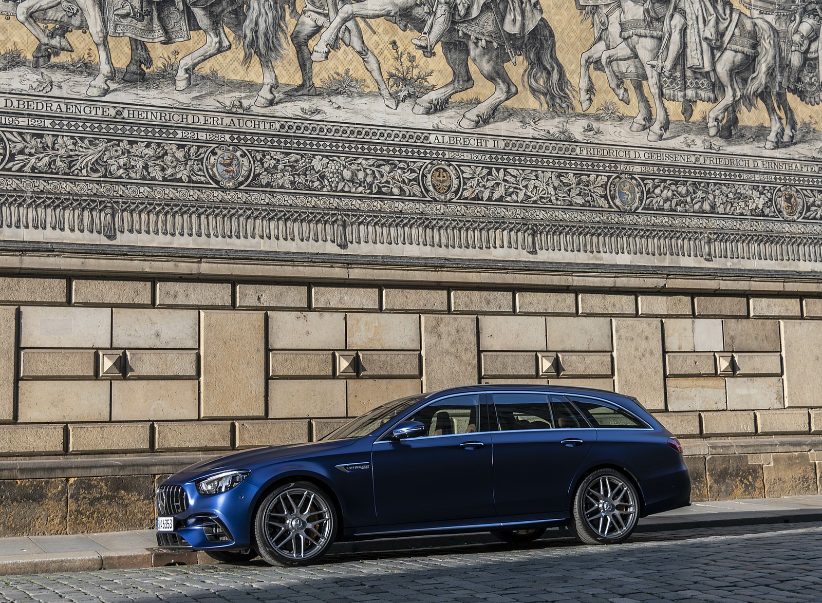 2021 Mercedes-AMG E 63 S Estate 4MATIC+ (Color: Designo Magno Brilliant Blue) Front Three-Quarter Wallpapers #26 of 95