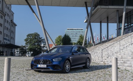 2021 Mercedes-AMG E 63 S Estate 4MATIC+ (Color: Designo Magno Brilliant Blue) Front Three-Quarter Wallpapers 450x275 (17)