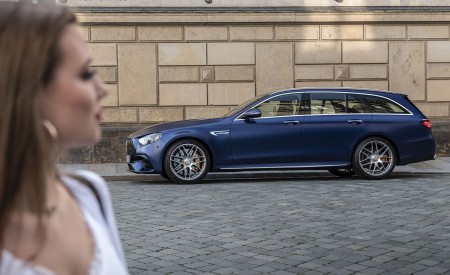 2021 Mercedes-AMG E 63 S Estate 4MATIC+ (Color: Designo Magno Brilliant Blue) Side Wallpapers 450x275 (44)