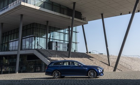 2021 Mercedes-AMG E 63 S Estate 4MATIC+ (Color: Designo Magno Brilliant Blue) Side Wallpapers 450x275 (19)