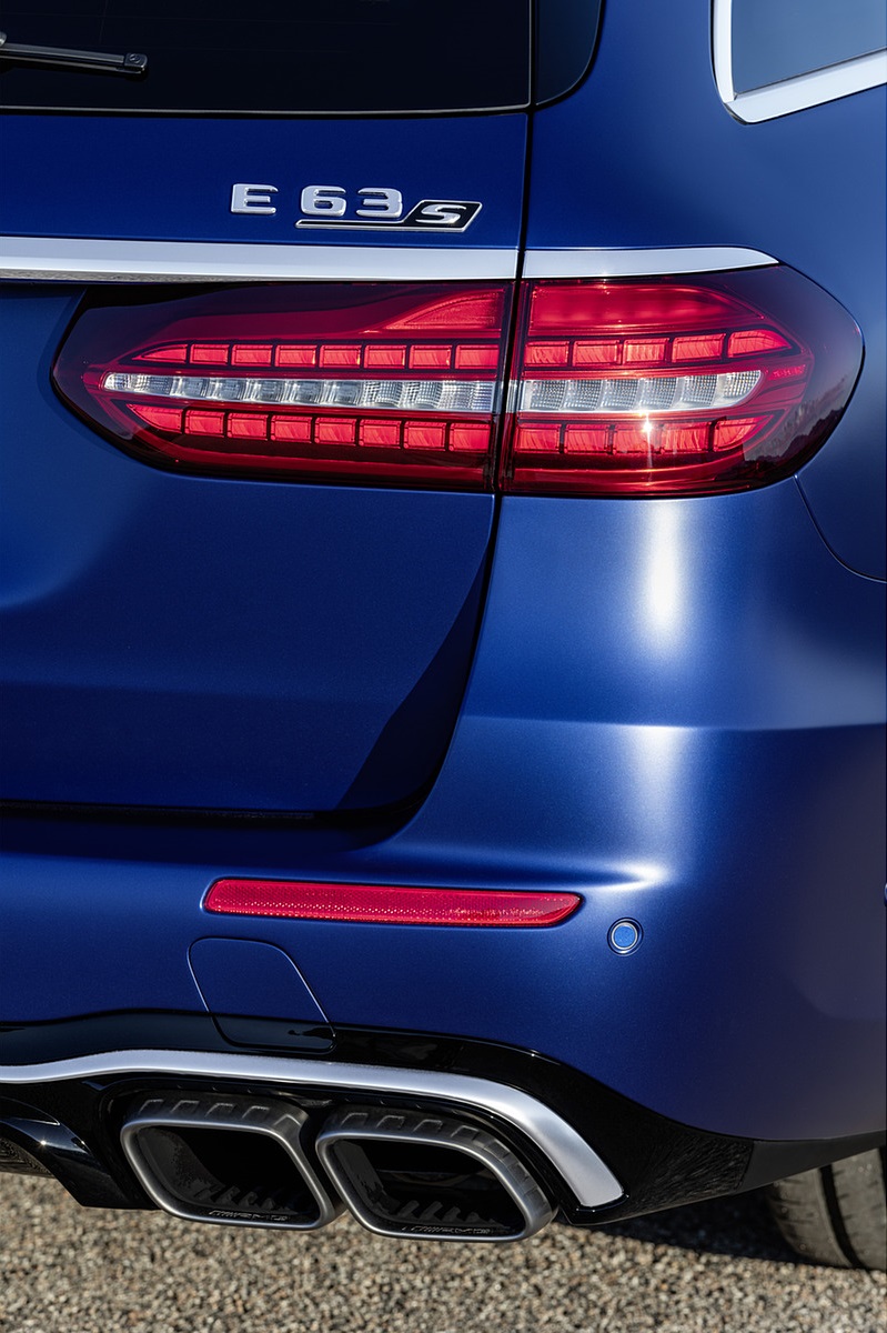 2021 Mercedes-AMG E 63 S Estate (Color: Brilliant Blue Magno) Detail Wallpapers #91 of 95