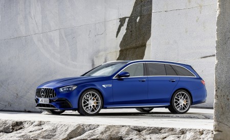 2021 Mercedes-AMG E 63 S Estate (Color: Brilliant Blue Magno) Front Three-Quarter Wallpapers 450x275 (79)