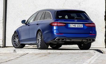 2021 Mercedes-AMG E 63 S Estate (Color: Brilliant Blue Magno) Rear Three-Quarter Wallpapers 450x275 (82)