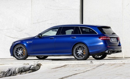 2021 Mercedes-AMG E 63 S Estate (Color: Brilliant Blue Magno) Rear Three-Quarter Wallpapers 450x275 (83)