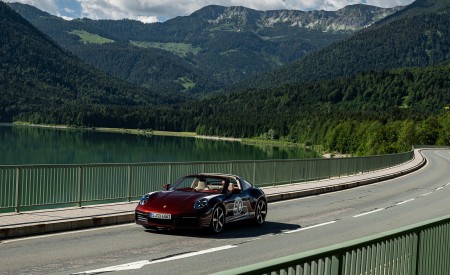 2021 Porsche 911 Targa 4S Heritage Design Edition (Color: Cherry Metallic) Front Three-Quarter Wallpapers 450x275 (18)