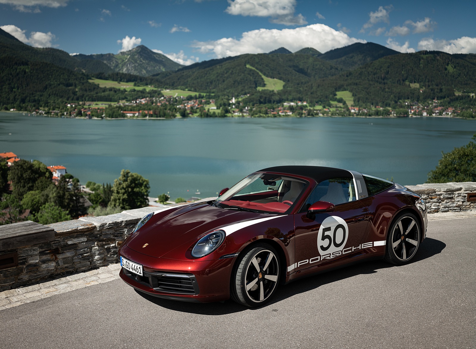 2021 Porsche 911 Targa 4S Heritage Design Edition (Color: Cherry Metallic) Front Three-Quarter Wallpapers #20 of 82