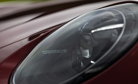 2021 Porsche 911 Targa 4S Heritage Design Edition (Color: Cherry Metallic) Headlight Wallpapers 450x275 (41)