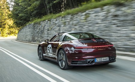 2021 Porsche 911 Targa 4S Heritage Design Edition (Color: Cherry Metallic) Rear Three-Quarter Wallpapers 450x275 (13)
