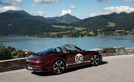 2021 Porsche 911 Targa 4S Heritage Design Edition (Color: Cherry Metallic) Rear Three-Quarter Wallpapers 450x275 (31)