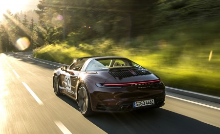 2021 Porsche 911 Targa 4S Heritage Design Edition (Color: Cherry Metallic) Rear Three-Quarter Wallpapers 450x275 (14)