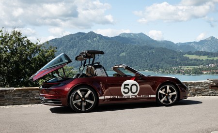 2021 Porsche 911 Targa 4S Heritage Design Edition (Color: Cherry Metallic) Rear Three-Quarter Wallpapers 450x275 (37)