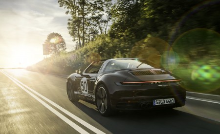 2021 Porsche 911 Targa 4S Heritage Design Edition (Color: Cherry Metallic) Rear Three-Quarter Wallpapers 450x275 (15)
