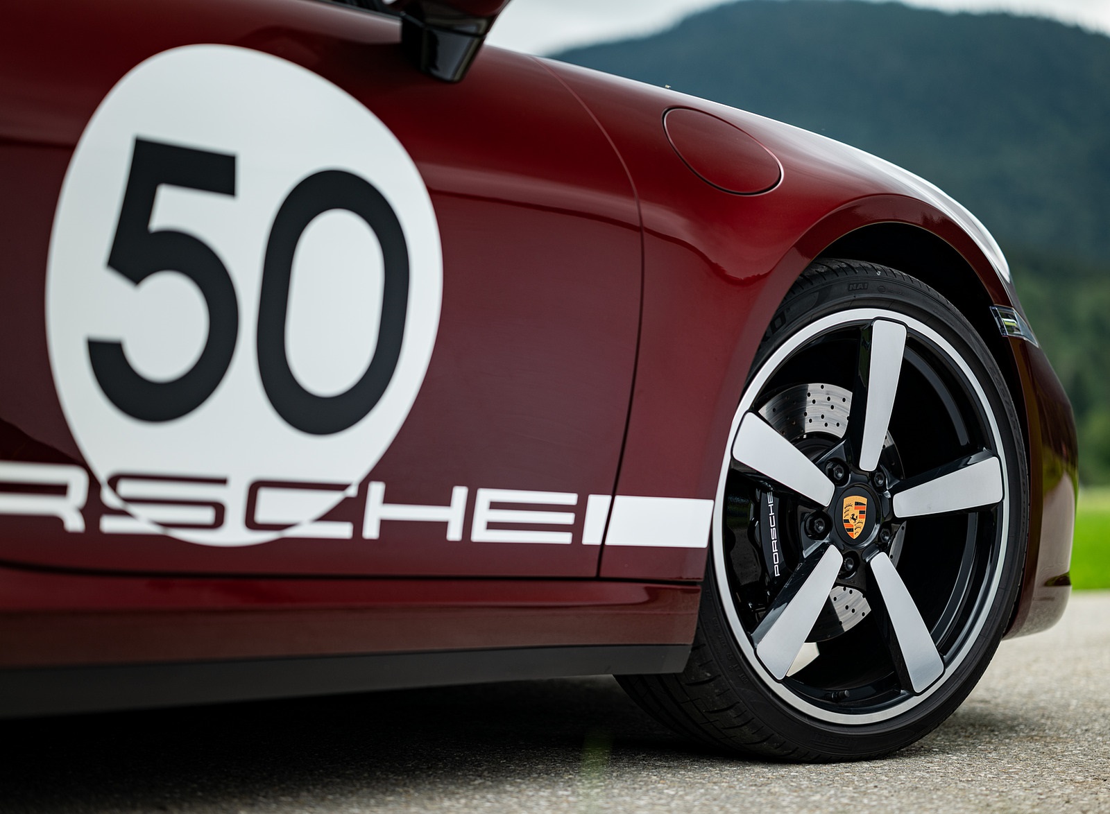 2021 Porsche 911 Targa 4S Heritage Design Edition (Color: Cherry Metallic) Wheel Wallpapers #39 of 82