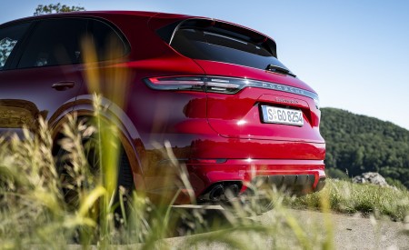 2021 Porsche Cayenne GTS (Color: Carmine Red) Detail Wallpapers 450x275 (21)