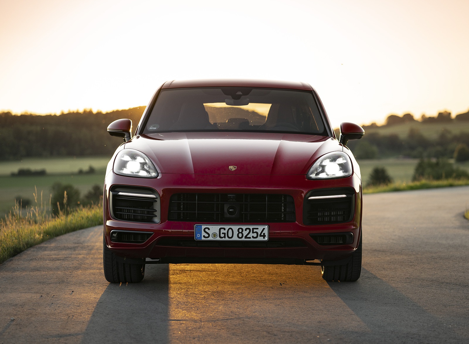 2021 Porsche Cayenne GTS (Color: Carmine Red) Front Wallpapers #12 of 84