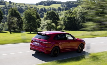 2021 Porsche Cayenne GTS (Color: Carmine Red) Rear Three-Quarter Wallpapers 450x275 (5)