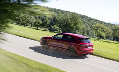 2021 Porsche Cayenne GTS (Color: Carmine Red) Rear Three-Quarter Wallpapers 450x275 (6)