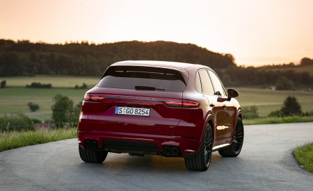 2021 Porsche Cayenne GTS (Color: Carmine Red) Rear Wallpapers 450x275 (15)