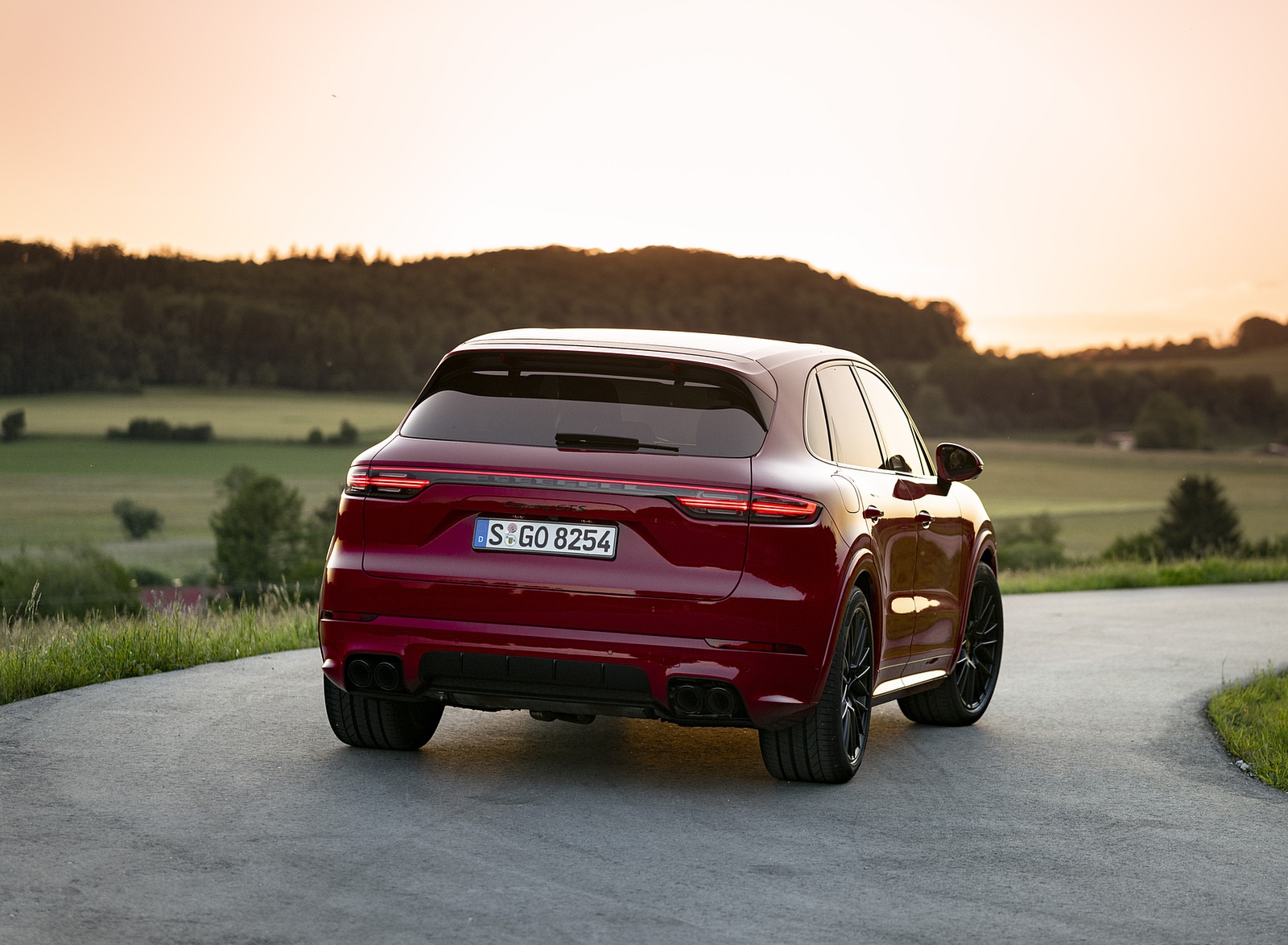 2021 Porsche Cayenne GTS (Color: Carmine Red) Rear Wallpapers #15 of 84