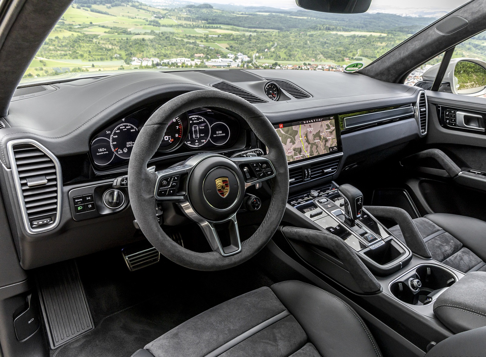 2021 Porsche Cayenne GTS (Color: Sechura Beige Metallic) Interior Wallpapers #80 of 84