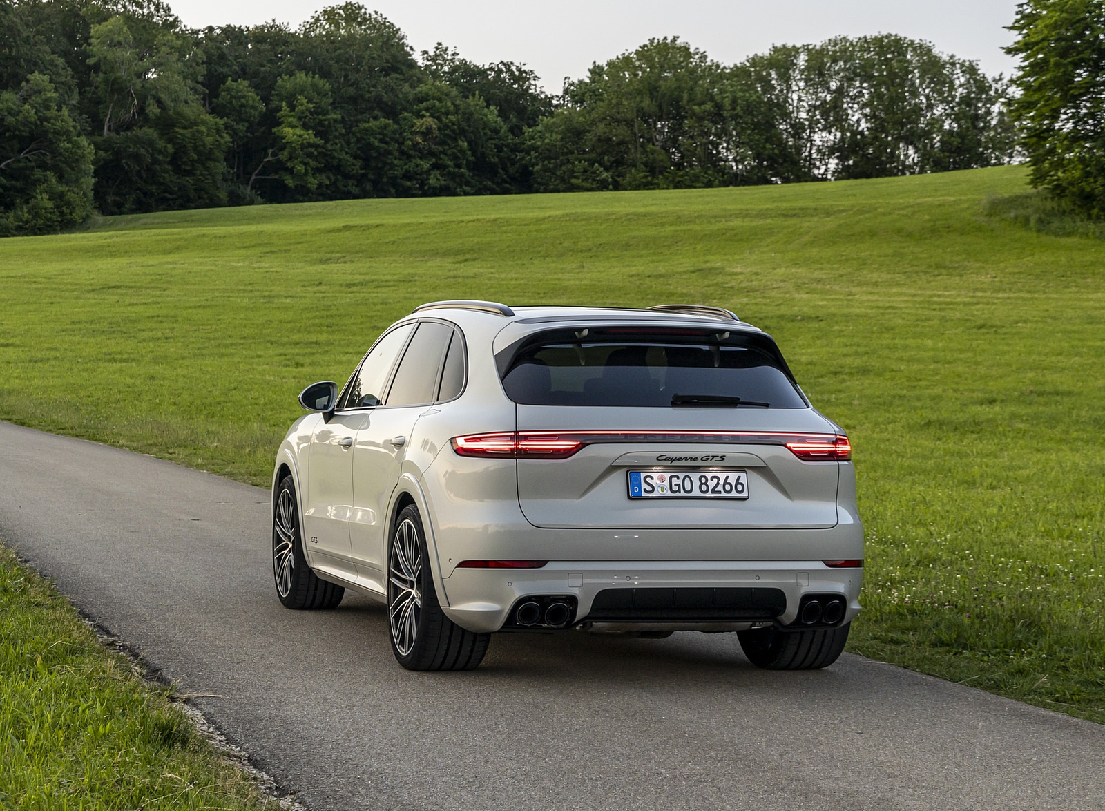 2021 Porsche Cayenne GTS (Color: Sechura Beige Metallic) Rear Three-Quarter Wallpapers #60 of 84